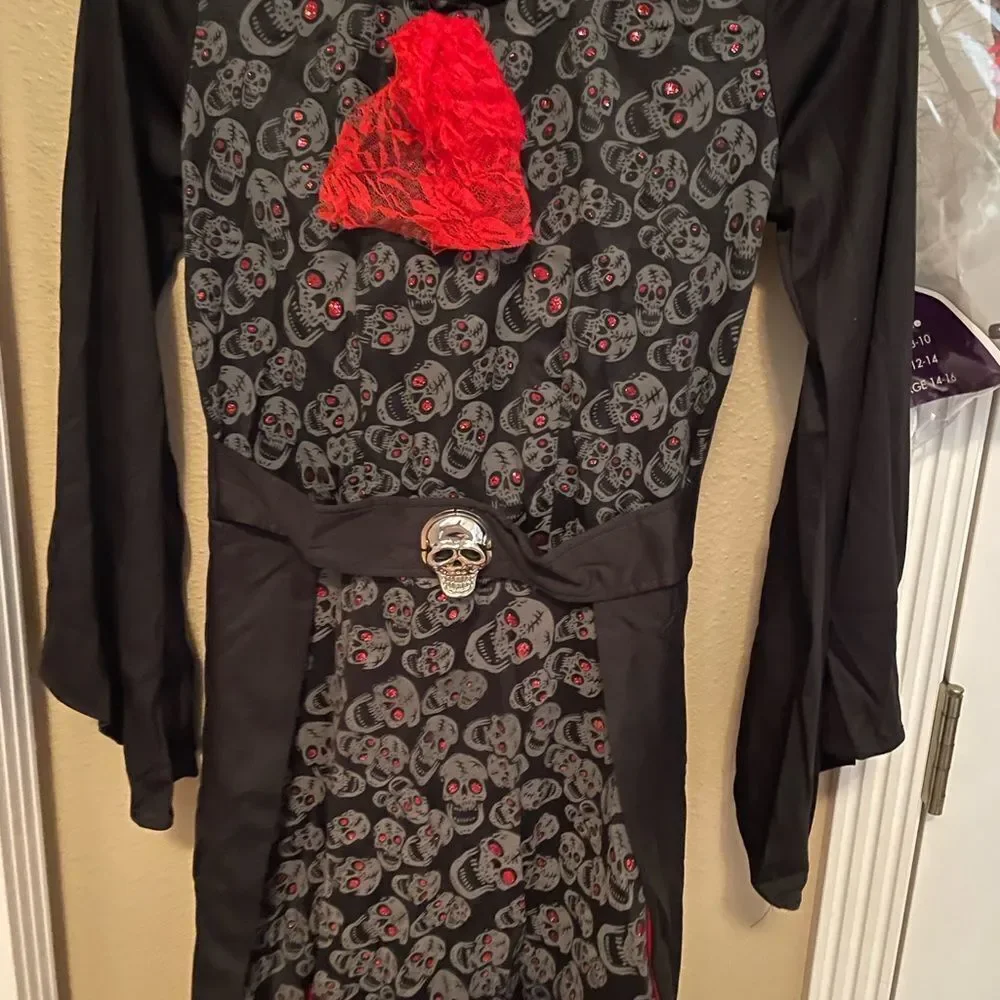 Vamperina  - Picture 3 of 16